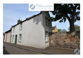 Dolphin Cottage- traditional cottage on Fife Coast